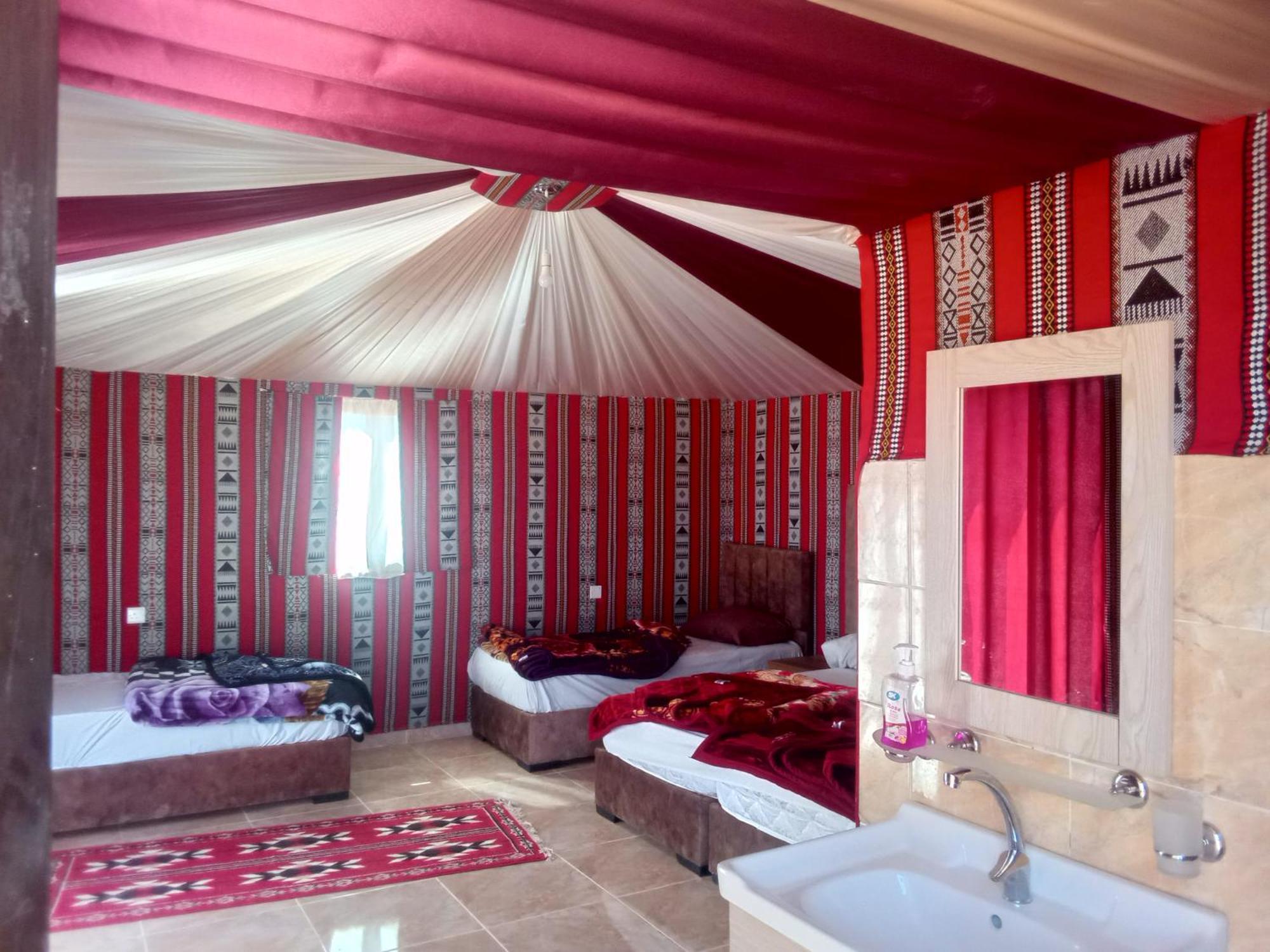 Night Magic Camp Hotel Wadi Rum Ngoại thất bức ảnh